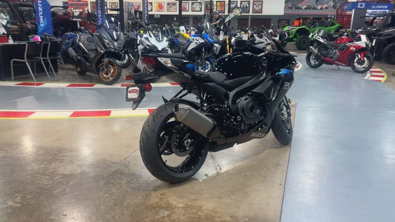New 2027 Suzuki GSX-R600 Image 8