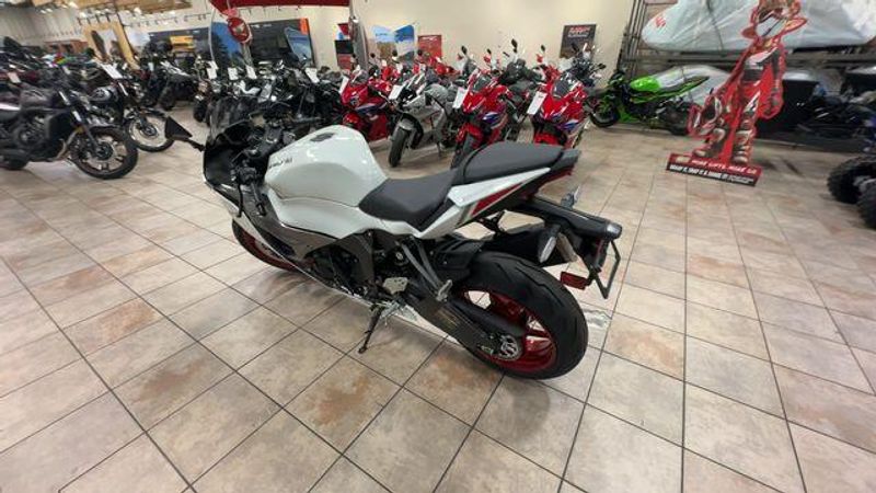 New 2025 Kawasaki NINJA ZX-6R ABS Image 2