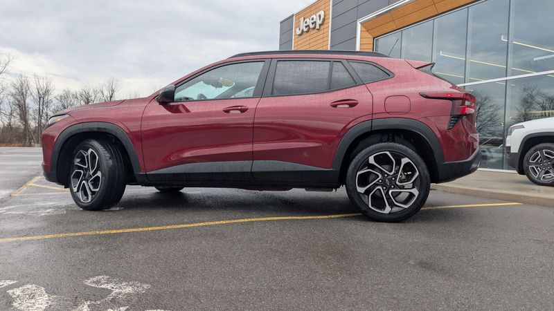 Used 2024 Chevrolet Trax 2RSImage 8