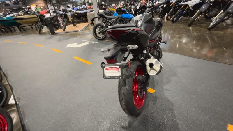 New 2025 Kawasaki Z500 SE ABS Image 7
