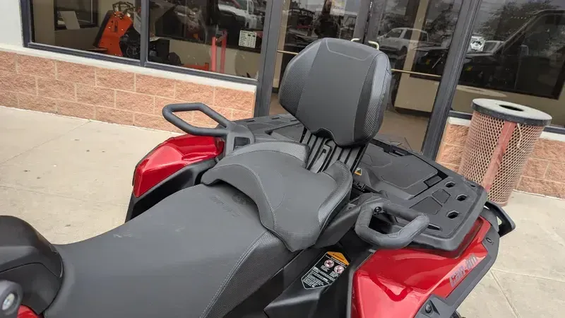 2025 Can-Am OUTLANDER MAX XT 1000R FIERY REDImage 8