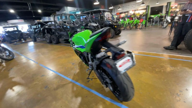 New 2027 Kawasaki NINJA ZX-6R ABS Image 2