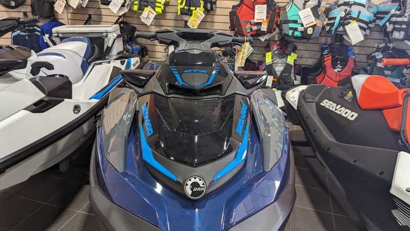 2024 SEADOO GTX 300 WITH SOUND SYSTEM IDF BLUE ABYSS AND GULFSTREAM BLUE Image 3