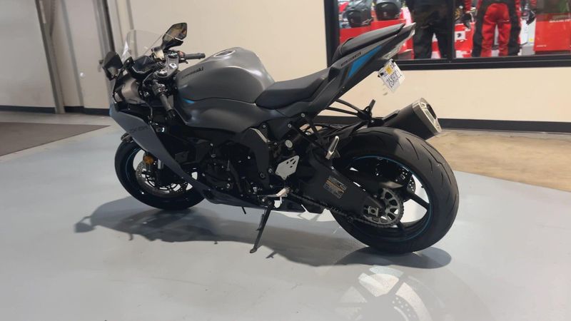 2025 Kawasaki Ninja�� ZX���-6R ABS KRT Edition Image 6