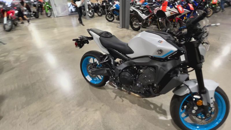 Used 2025 Yamaha MT-09 Image 9