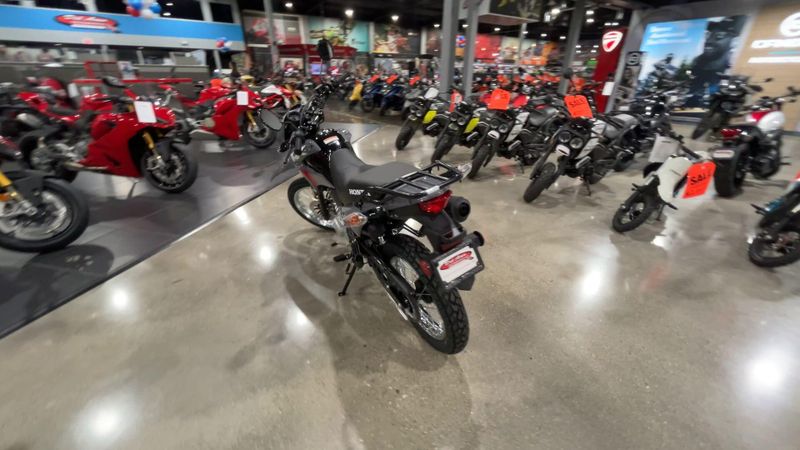 2025 Honda XR150L Image 6