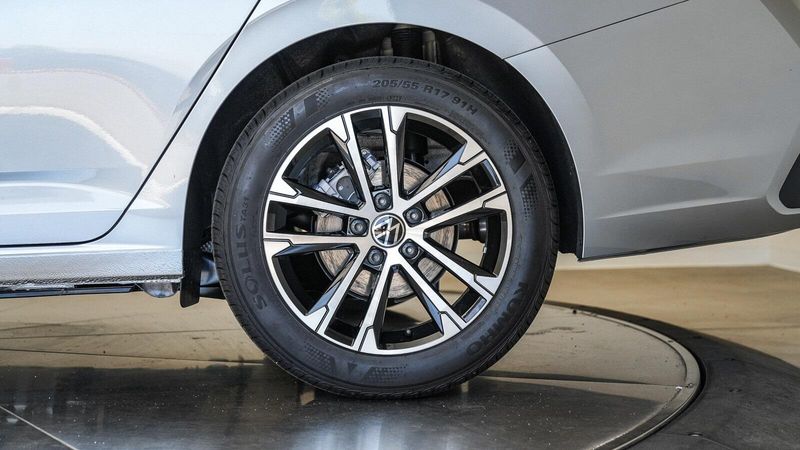 New 2025 Volkswagen Jetta 1.5T SportImage 9