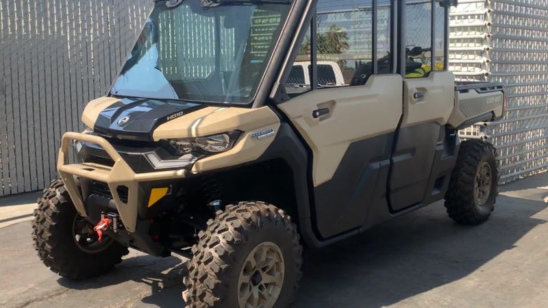 New 2025 Can-Am DEFENDER MAX LIMITED CAB HD10 Image 4