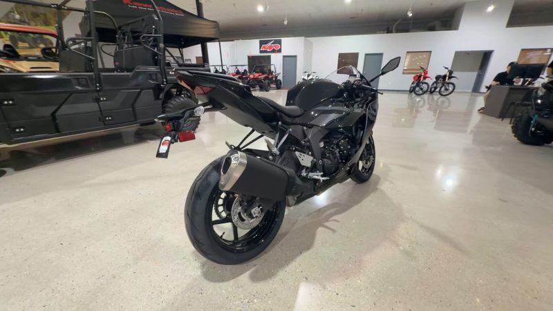 New 2026 Kawasaki NINJA ZX-6R Image 3