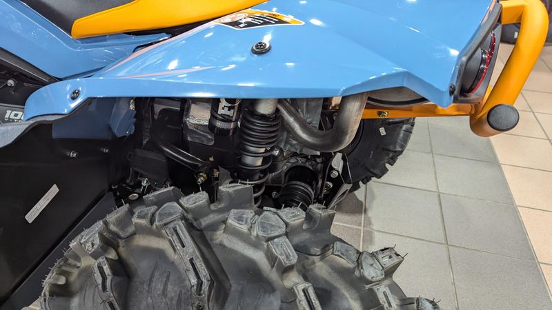 2025 Can-Am RENEGADE XMR 1000R SCANDI BLUE AND ORANGE CRUSHImage 17