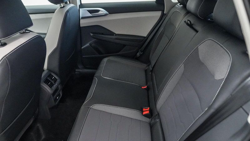 New 2025 Volkswagen Taos 1.5T SEImage 18
