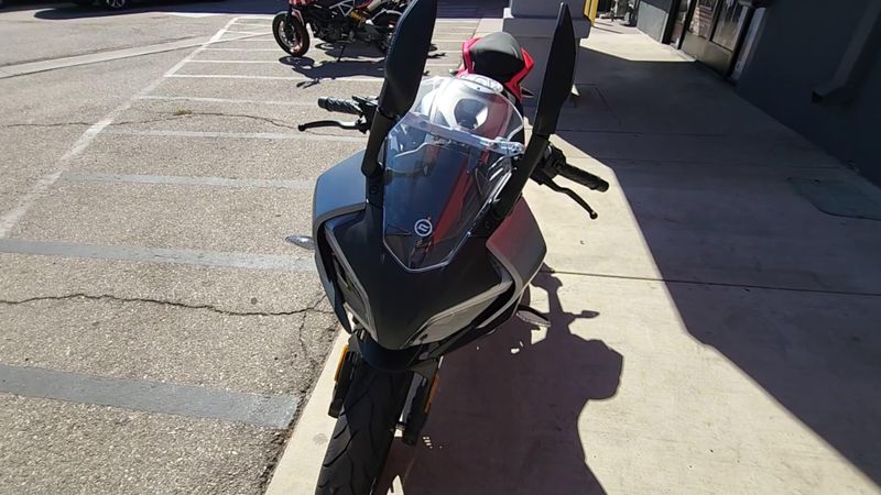 New 2025 CFMOTO 300SS Image 7