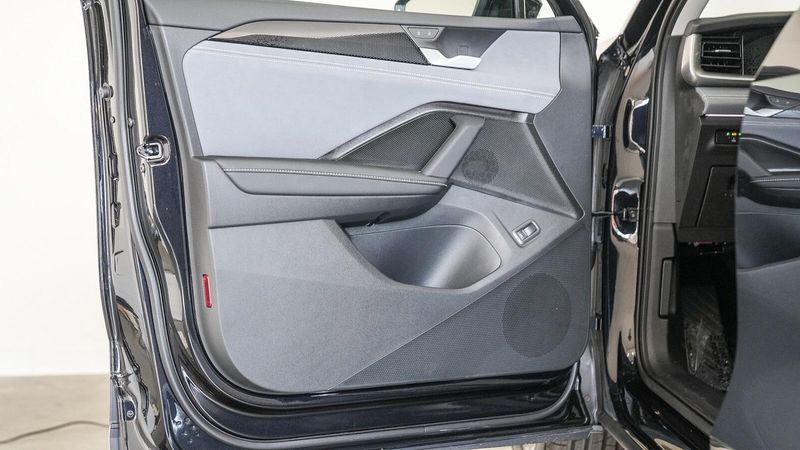New 2025 Volkswagen Tiguan 2.0T SEImage 21