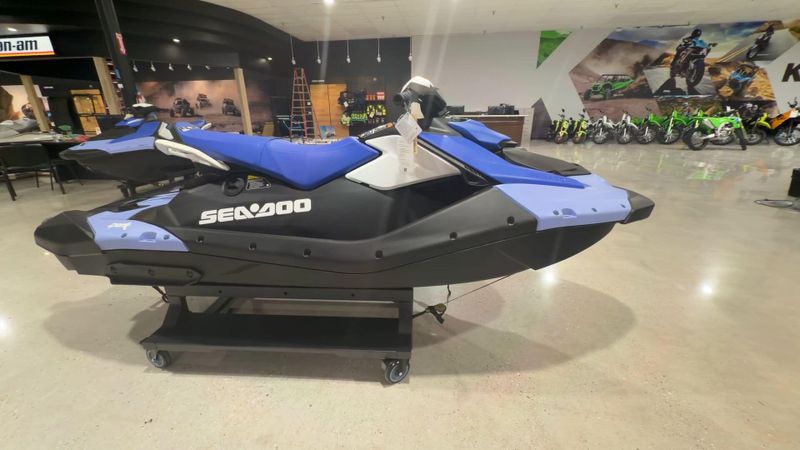New 2026 Sea-Doo SPARK FOR 3 CONVENIENCE PACKAGE Image 4