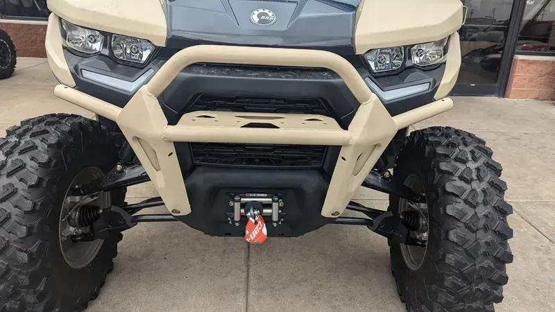 2025 Can-Am DEFENDER MAX LTD 65 HD10 DESERT TAN AND STEALTH BLACKImage 7