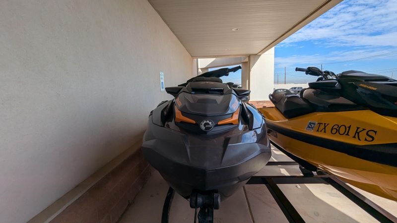 2023 SEADOO GTX 300 AUDIO IBR BLACK ECLIPSE AND ORANGE CRUSH Image 5