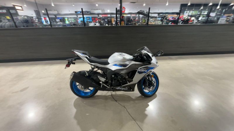 New 2027 Kawasaki NINJA ZX-6R ABS Image 4