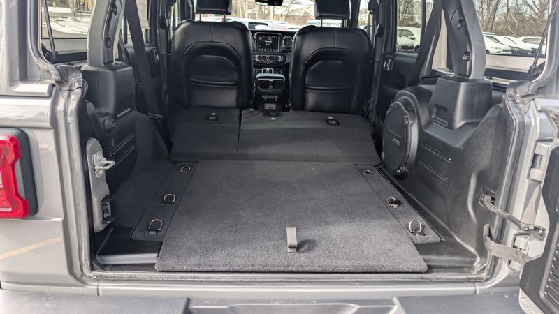 Used 2020 Jeep Wrangler Unlimited Sahara AltitudeImage 14