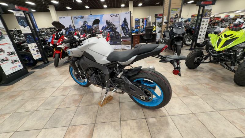 New 2026 Yamaha MT-10 Image 7