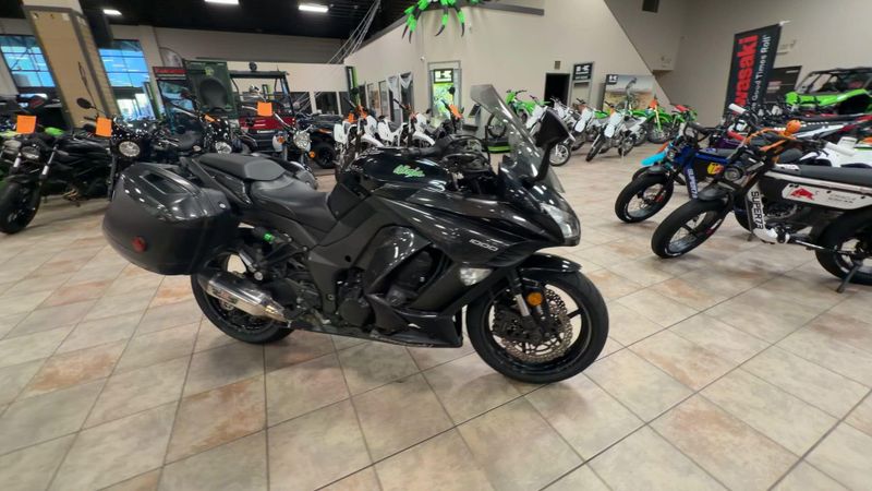 Used 2015 Kawasaki NINJA 1000 ABS Image 2