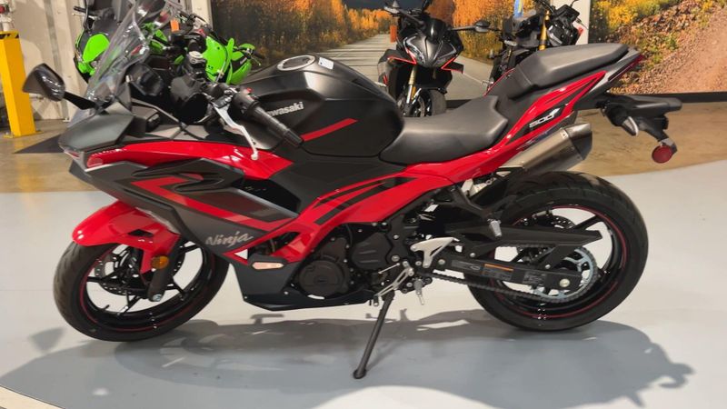 2025 Kawasaki NINJA 500 SE ABS Image 5