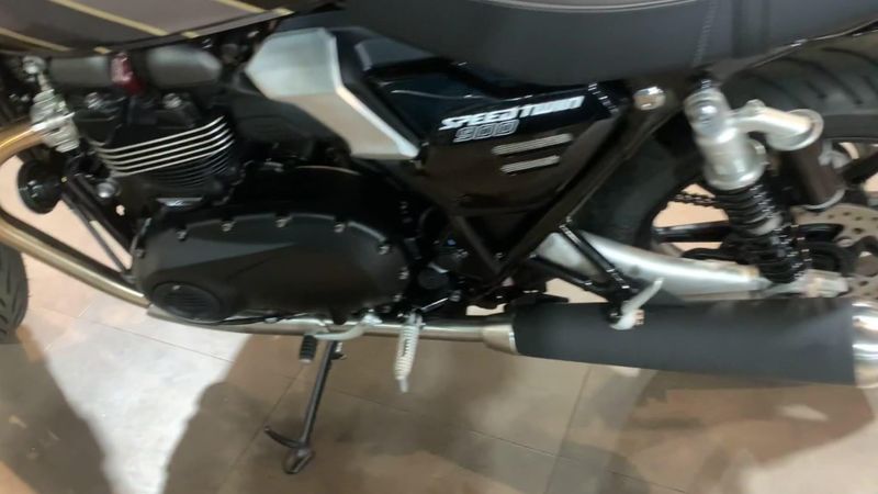 2025 Triumph SPEED TWIN 900 Image 2