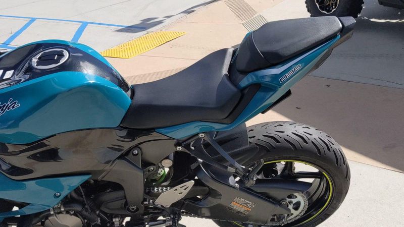 Used 2021 Kawasaki NINJA ZX-6R ABS Image 6