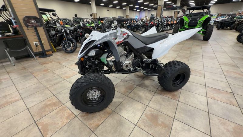 New 2026 Yamaha RAPTOR 700  in a ARMOR GREY exterior color. Vista Del Amo Motorsports 760-330-5665 delamomotorsports.com 