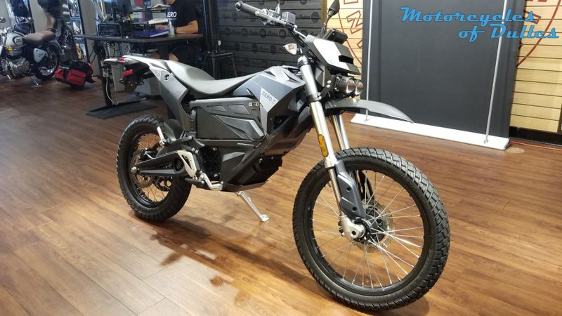 2023 Zero FX  in a Black-Grey exterior color. Motorcycles of Dulles 571.934.4450 motorcyclesofdulles.com 