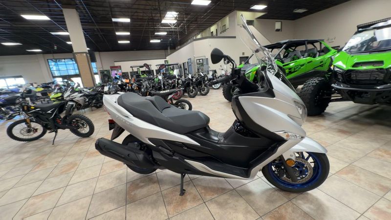 Used 2024 Suzuki Burgman 400 Image 2