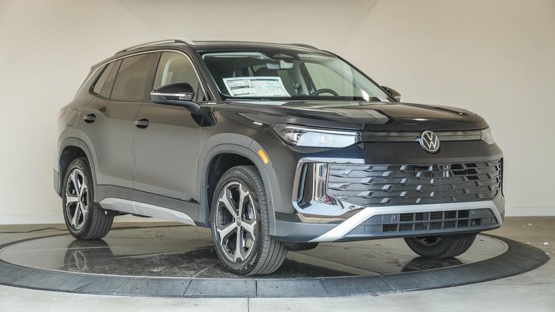 New 2025 Volkswagen Tiguan 2.0T SEImage 5