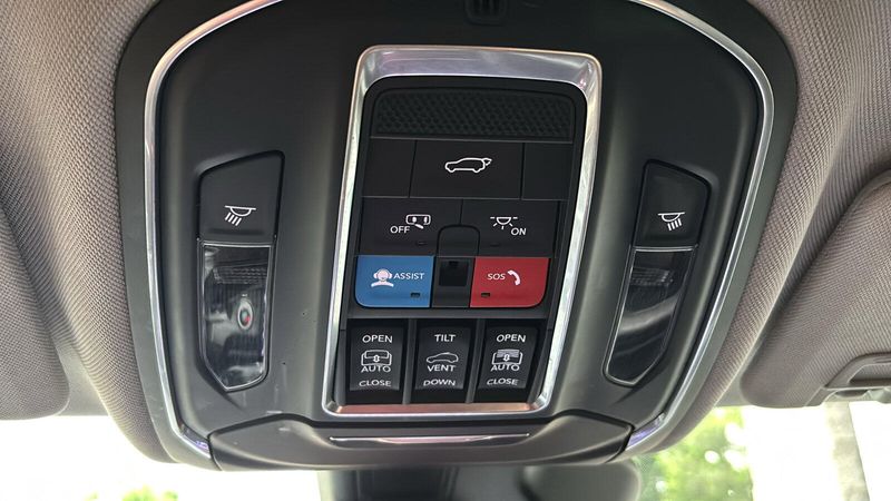 2022 Jeep Grand Cherokee L LimitedImage 17