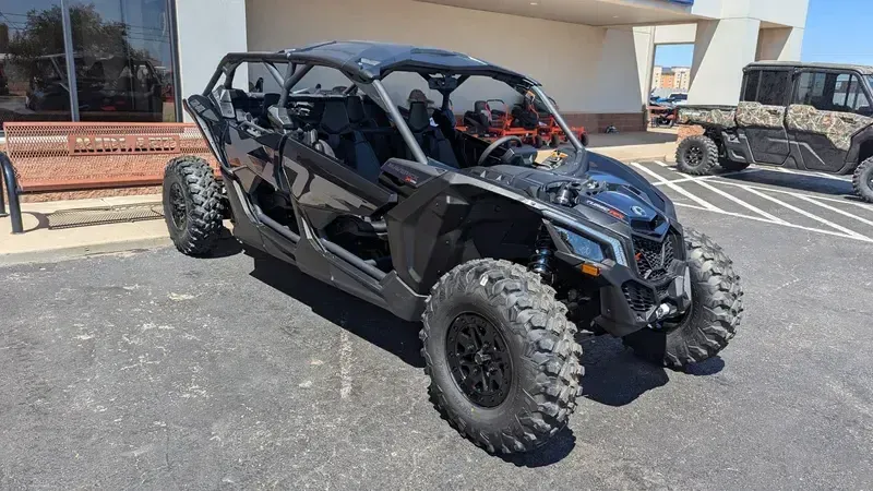 2025 Can-Am MAVERICK MAX XDS 64 TURBO RR TRIPLE BLACKImage 3