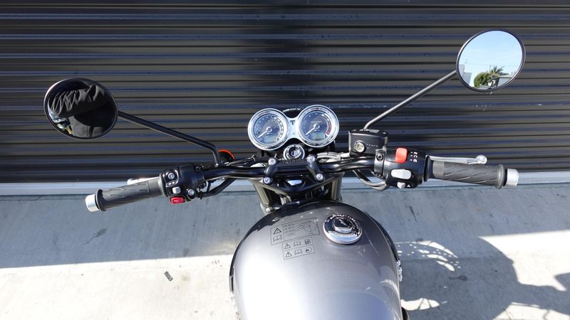 New 2025 Triumph Bonneville T120 Black 