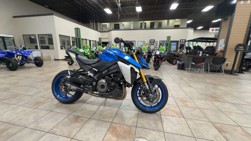Used 2022 Suzuki GSX-S1000 Image 2