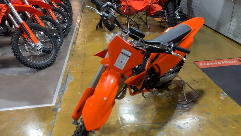 New 2025 KTM 85 SX 17&sol;14 Image 6
