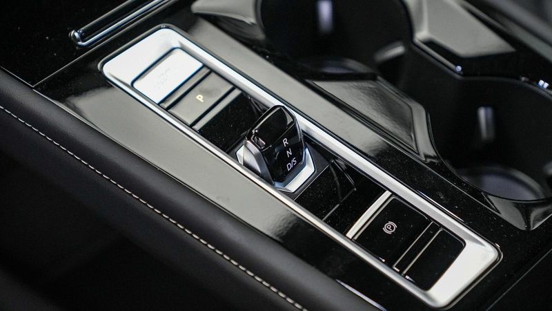 2025 Volkswagen Atlas 2.0T SE w/TechnologyImage 20