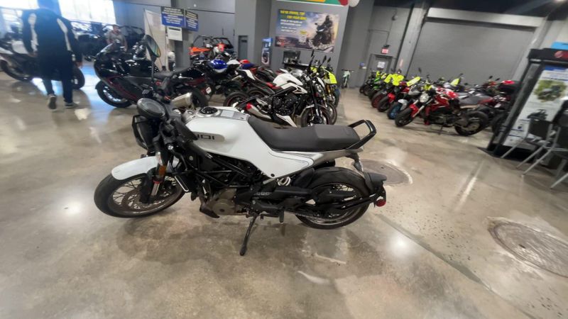 Used 2022 Husqvarna VITPILEN 401 Image 5