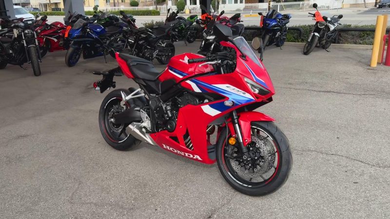 New 2024 Honda CBR650R ABS Image 6