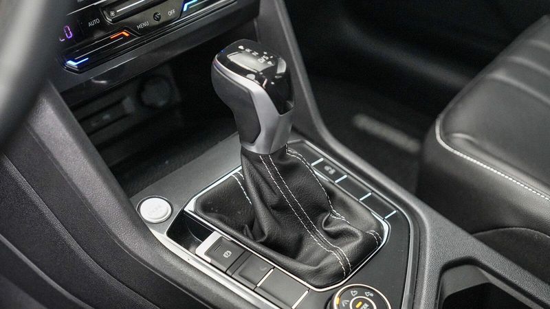 2022 Volkswagen Tiguan 2.0T SEImage 19