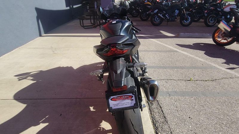 Used 2025 Kawasaki NINJA ZX-10 Image 2
