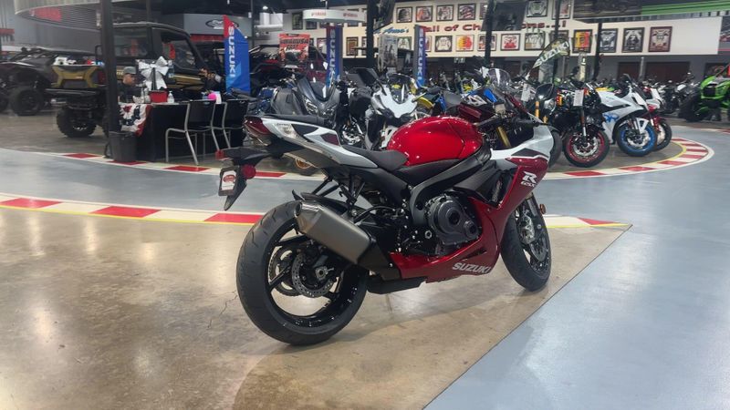 New 2027 Suzuki GSX-R750 Image 8