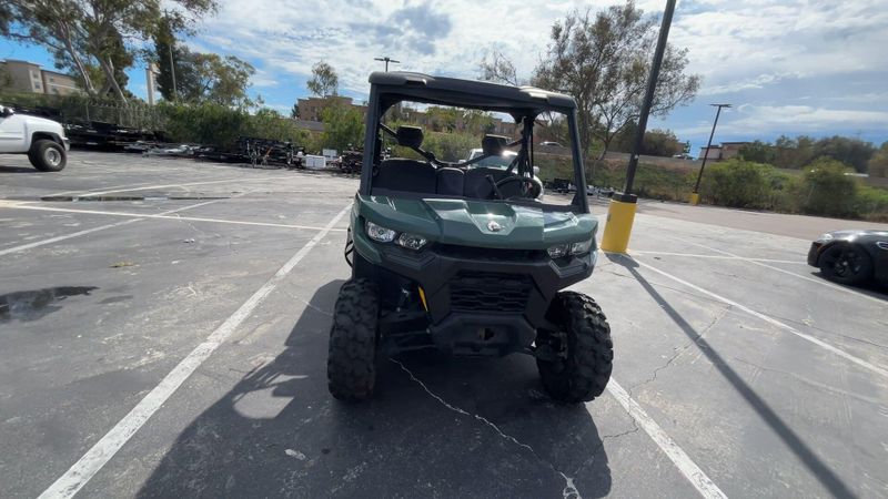 Used 2023 Can-Am DEFENDER DPS HD7 Image 3