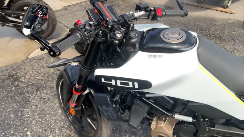 Used 2024 Husqvarna VITPILEN 401 Image 2