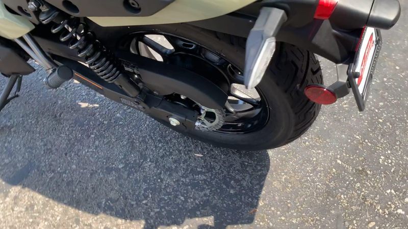 New 2025 Kawasaki ELIMINATOR ABS Image 2