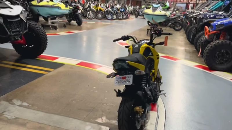 Used 2022 Kawasaki Z125 PRO Base Image 3