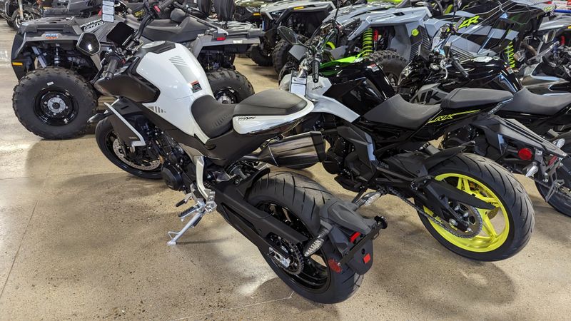 2024 CFMOTO 800NK in a WHITE exterior color. Family PowerSports (877) 886-1997 familypowersports.com 
