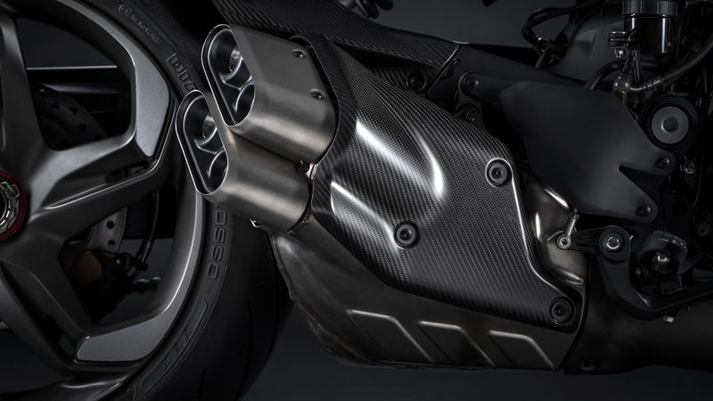 2024 Ducati DIAVEL V4 BENTLEYImage 3