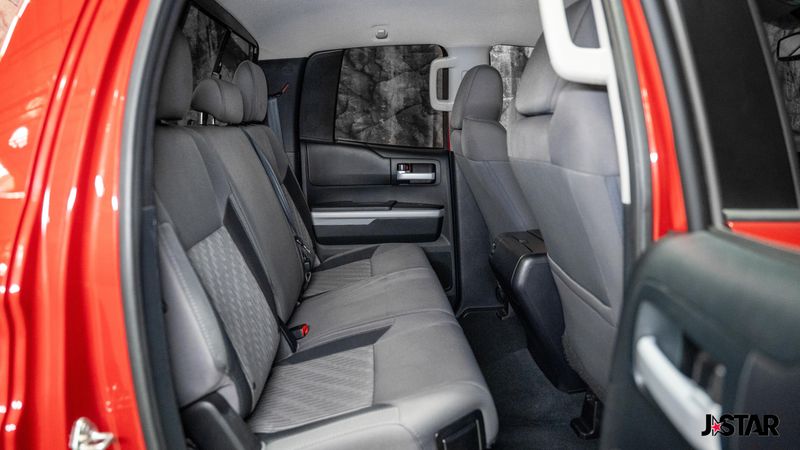 2017 Toyota Tundra SR5 photo 18