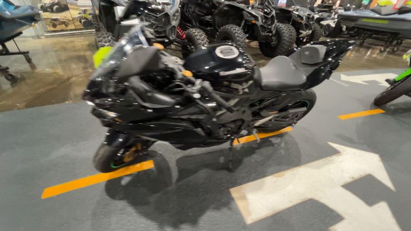 Used 2024 Kawasaki NINJA ZX-4RR Image 4